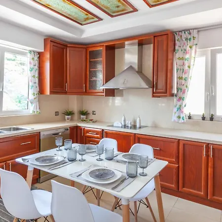 Апартаменти The Fairview House *